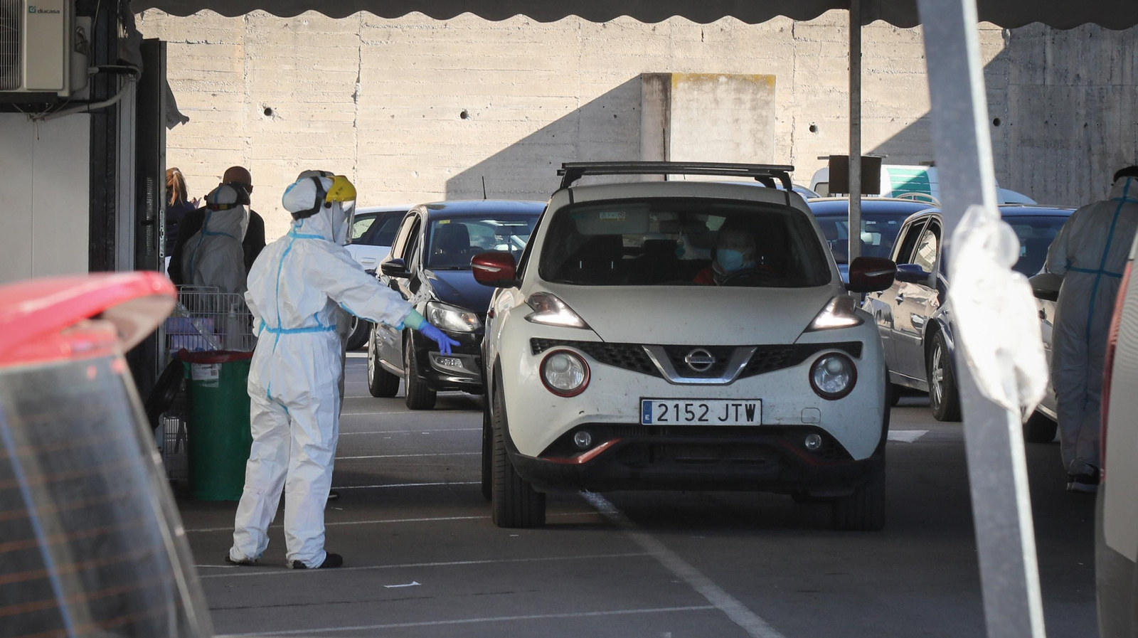 Caos en el Hospital de Jerez por la afluencia masiva de usuarios para hacerse la PCR