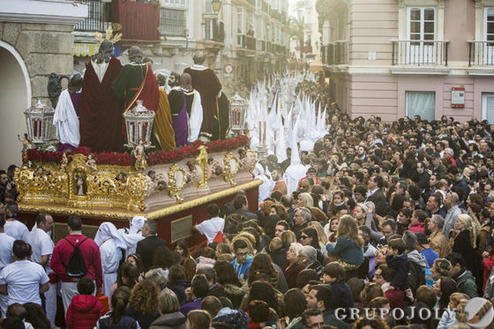 Cena./Julio González