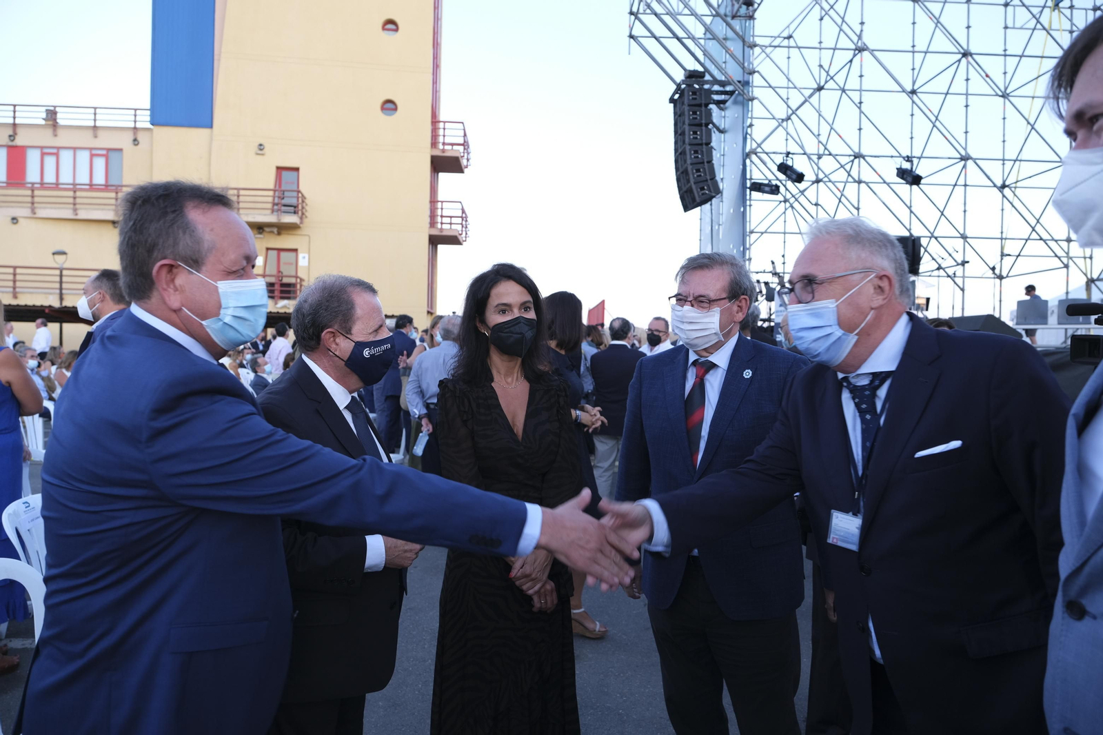 Fotogalería acto reivindicativo por la llegada del AVE a Almería.