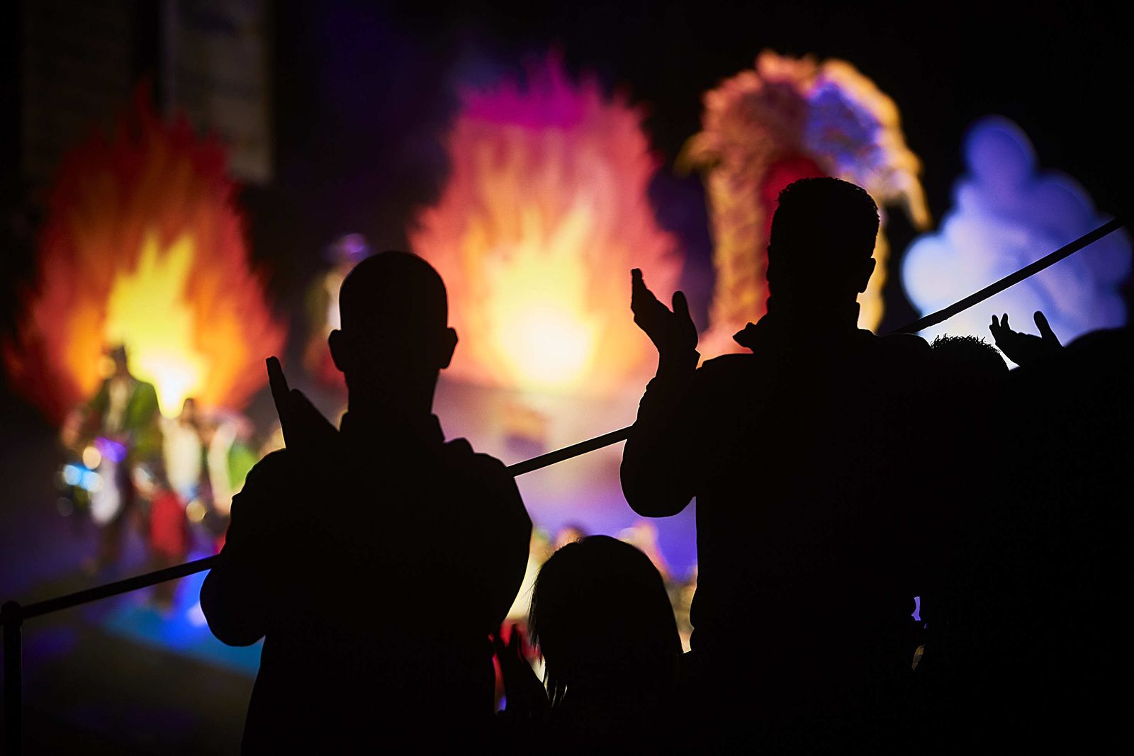 El público del Falla aplaude en una de las sesiones del pasado Concurso.
