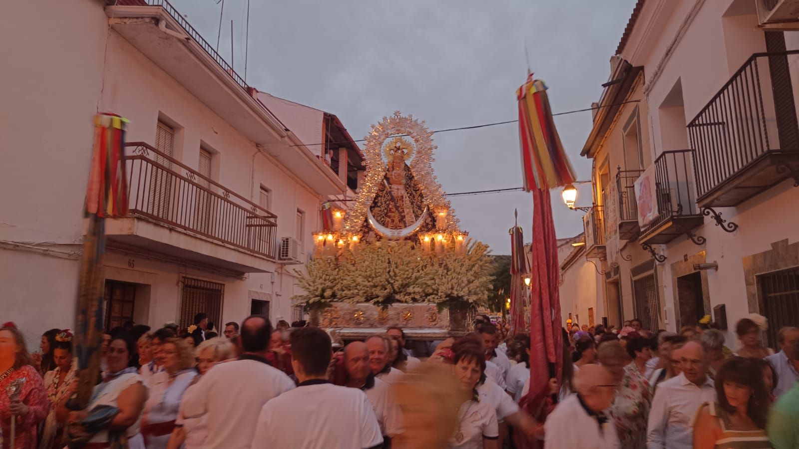 La procesión de la Virgen de la Estrella en Villa del Río, en imágenes
