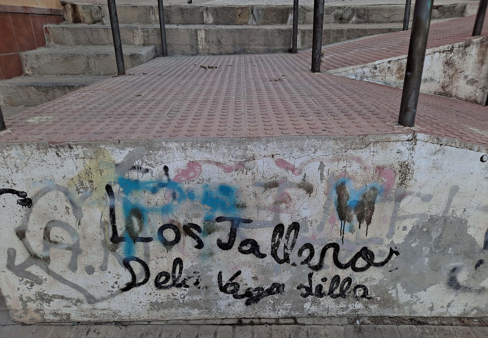 Fotos de La Bajadilla, en Algeciras, tras los incidentes del fin de semana