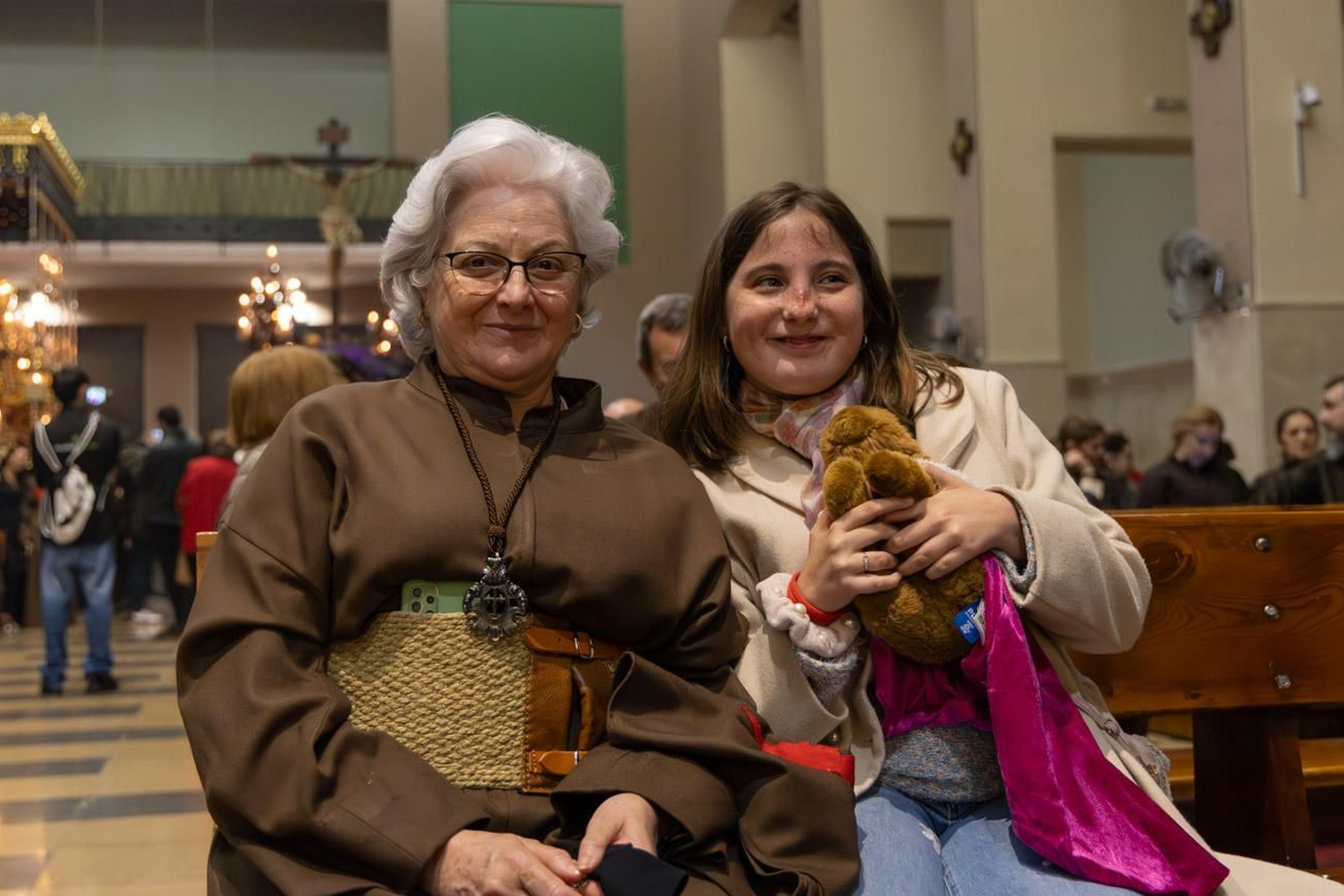 La temida lluvia impide el desarrollo normal de este Martes Santo