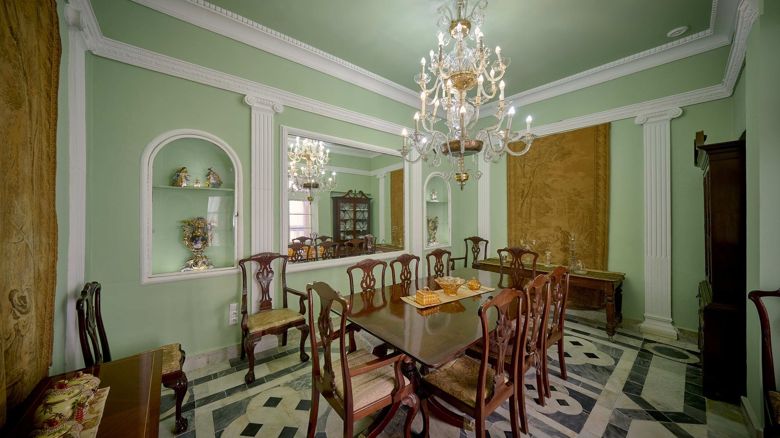 Interior de la finca en Antonio López 7.