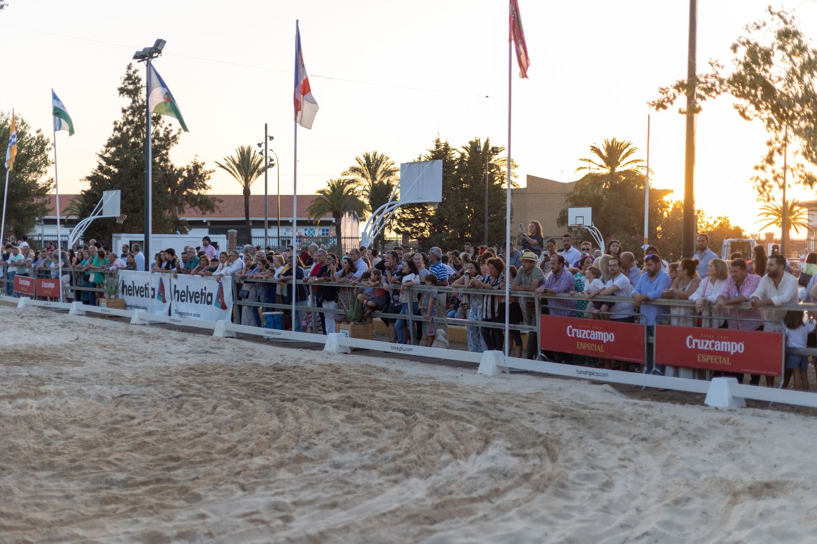 Feria del Caballo 2023: imágenes del ambiente de la noche del jueves