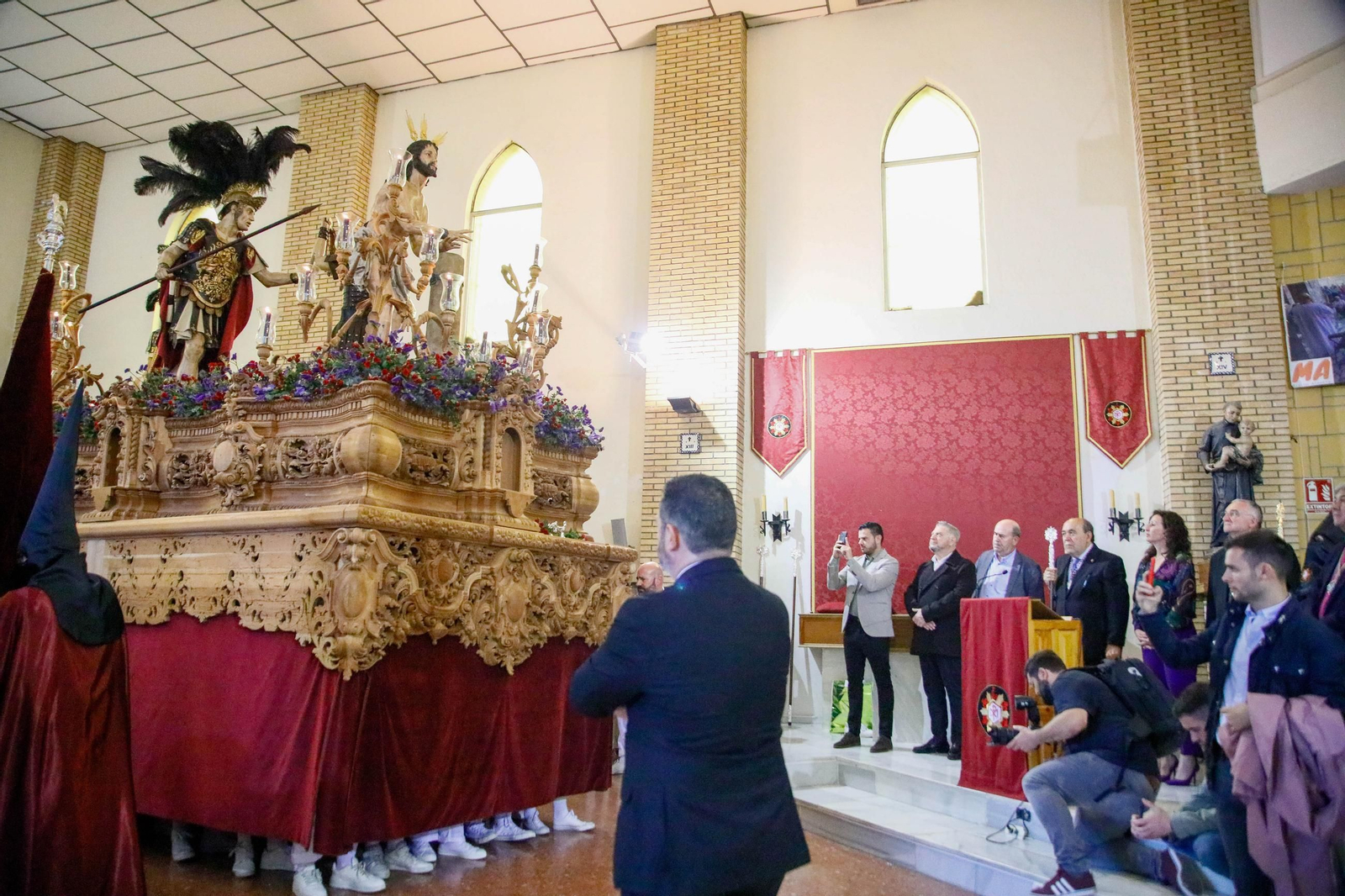 La procesión de la Unidad de la Semana Santa de Almería 2025, en imágenes
