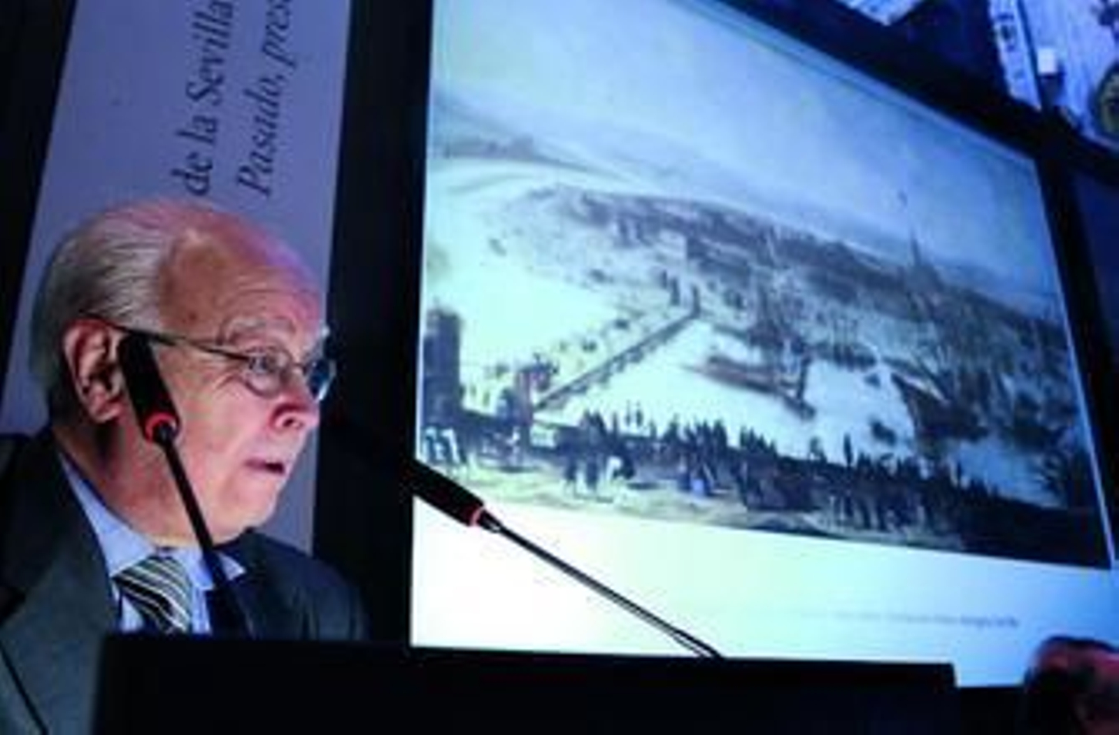 Francisco Márquez Villanueva durante su ponencia 'Sevilla y el Arenal: una comedia de Lope'.