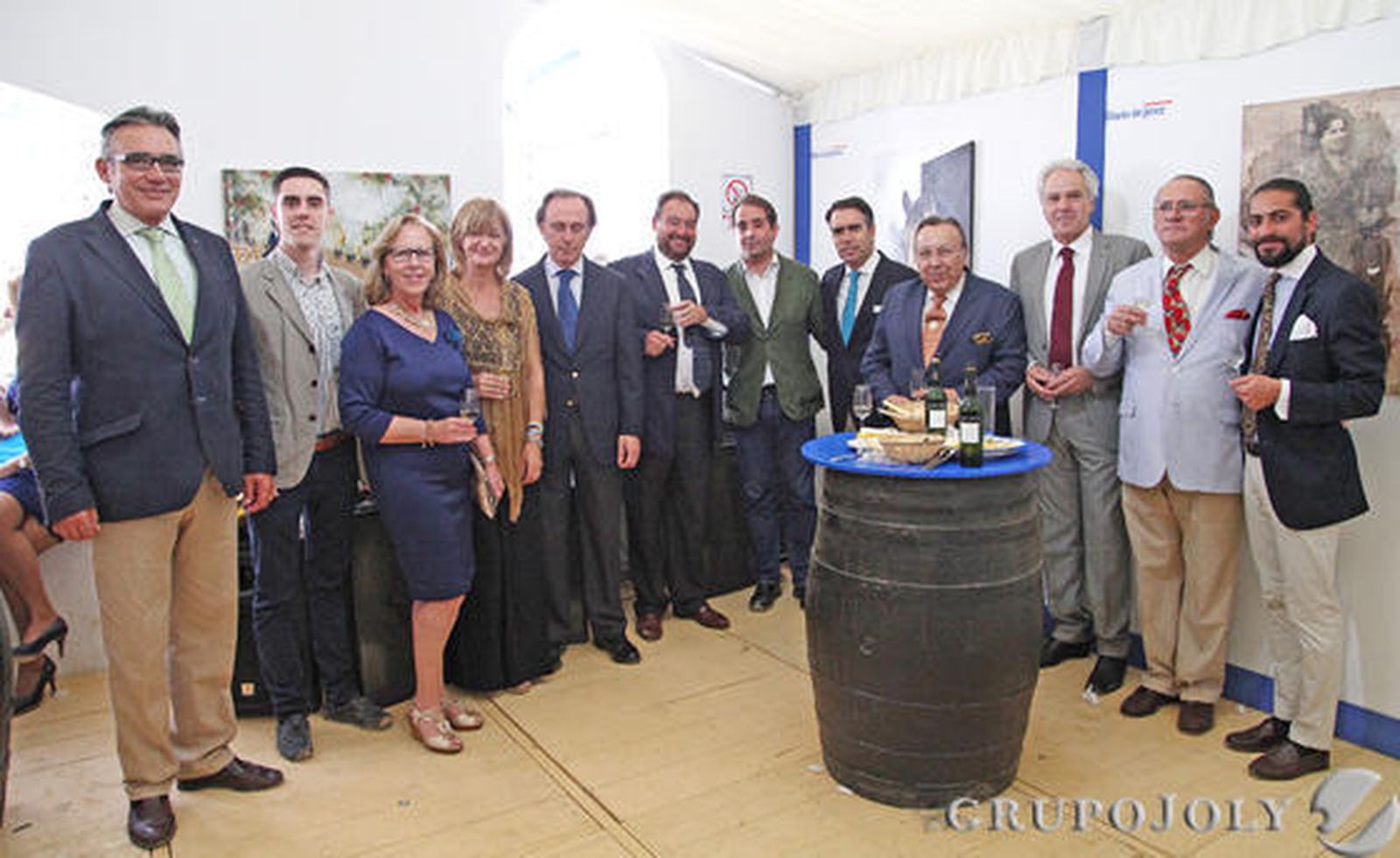 Paco Cepero, Manuel Moreno, María José Rúa, Jaime Tovar, Jaime Espinar, Carmen Pina, Antonio Saldaña, Agustín Muñoz y Javier Durá, entre otros, junto a representantes de Diario de Jerez y del Grupo Joly.

Foto: Vanesa Lobo