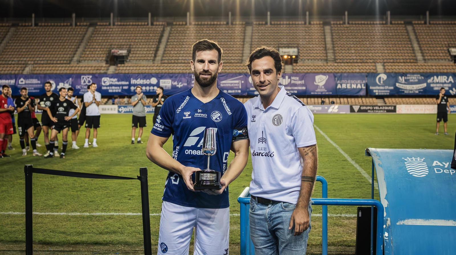 Imágenes del triunfo del Xerez DFC en el 34 Trofeo de la Vendimia