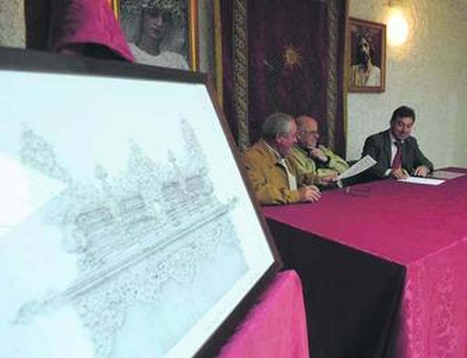 Un momento de la firma del contrato del nuevo paso del Prendimiento.