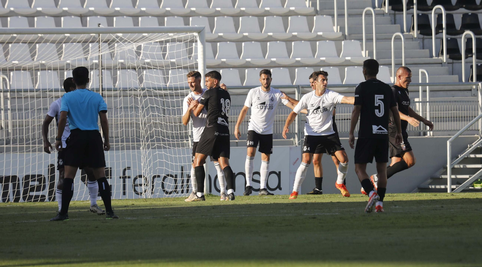 Las fotos del Balona-AD Ceuta de pretemporada en el Ciudad de La Línea (0-1)