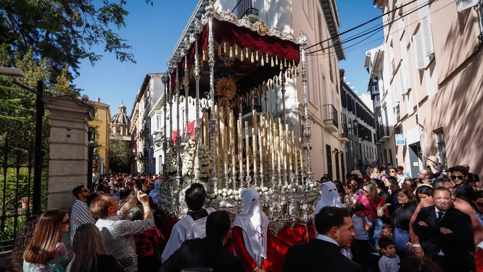 María Santísima de los Remedios por la Calle Escuelas. Miércoles Santo 2023.