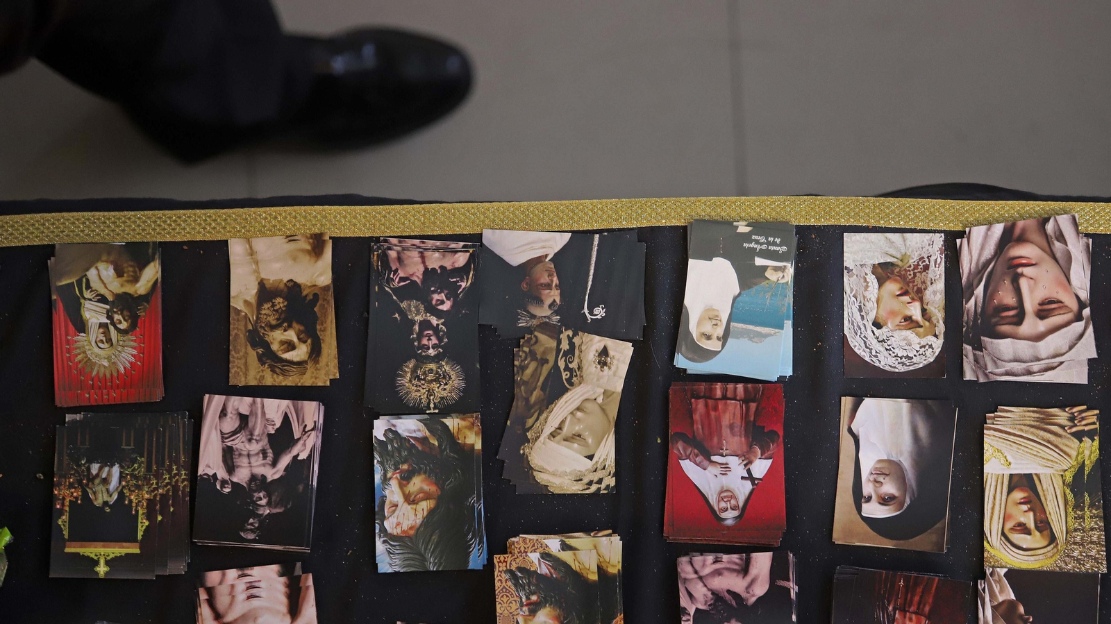 Fotos del Viernes Santo en Algeciras: Mortaja, Misericordia y Santo Entierro