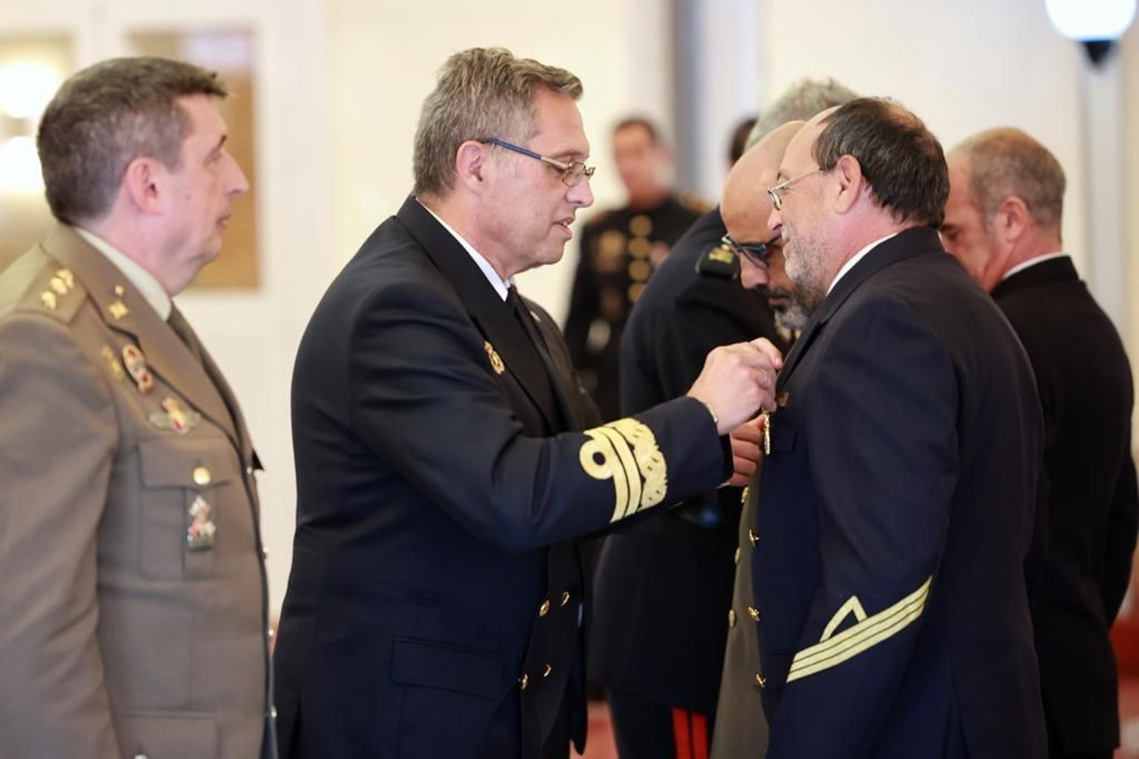 Las imágenes del día de la Subdelegación de Defensa en Cádiz y entrega de reconocimientos