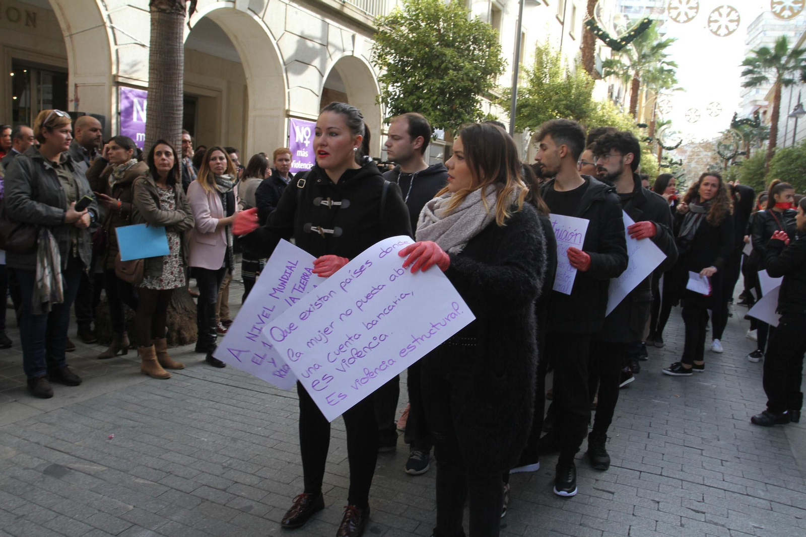 Lectura de manifiesto de violencia contra la mujer