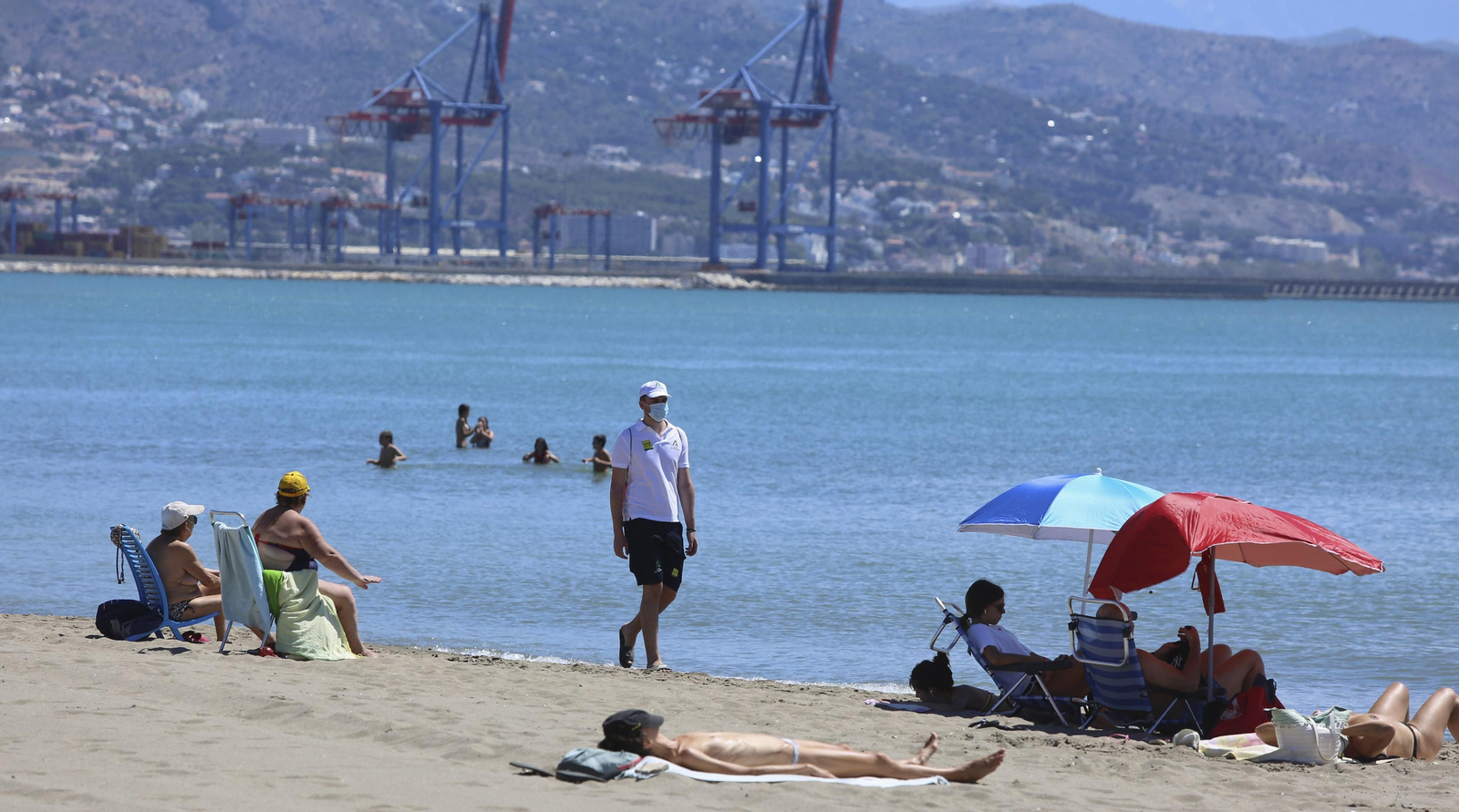 Fotos de la playa en Málaga, donde escapar del calor