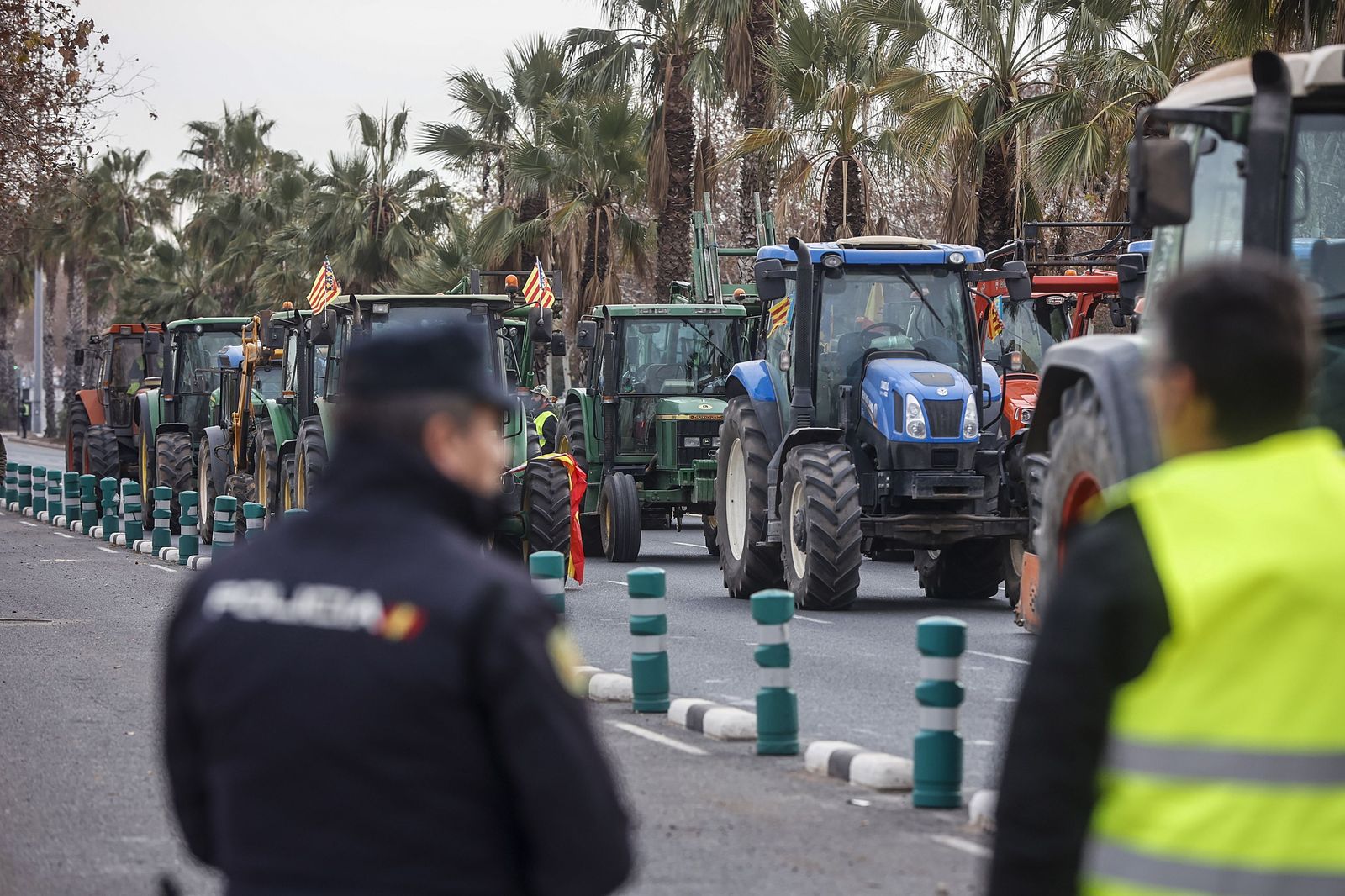 Las imágenes de la tractorada por las carreteras españolas: el campo para las principales vías