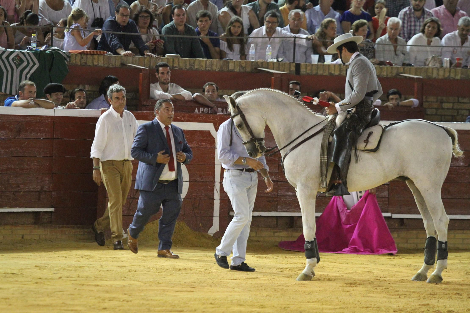 Festejo de Rejones en el coso de La Merced por Colombinas.