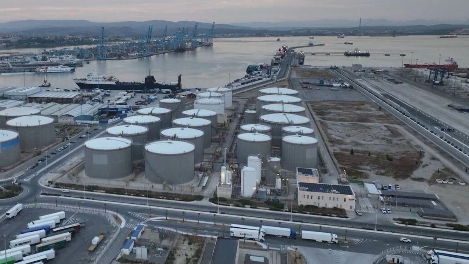 Vista aérea de la terminal de Evos, en el Puerto de Algeciras