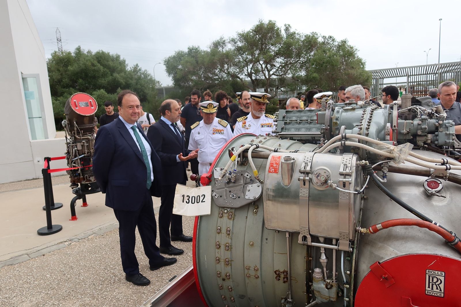 Uno de los motores que la Armada ha cedido a la Universidad de Cádiz.