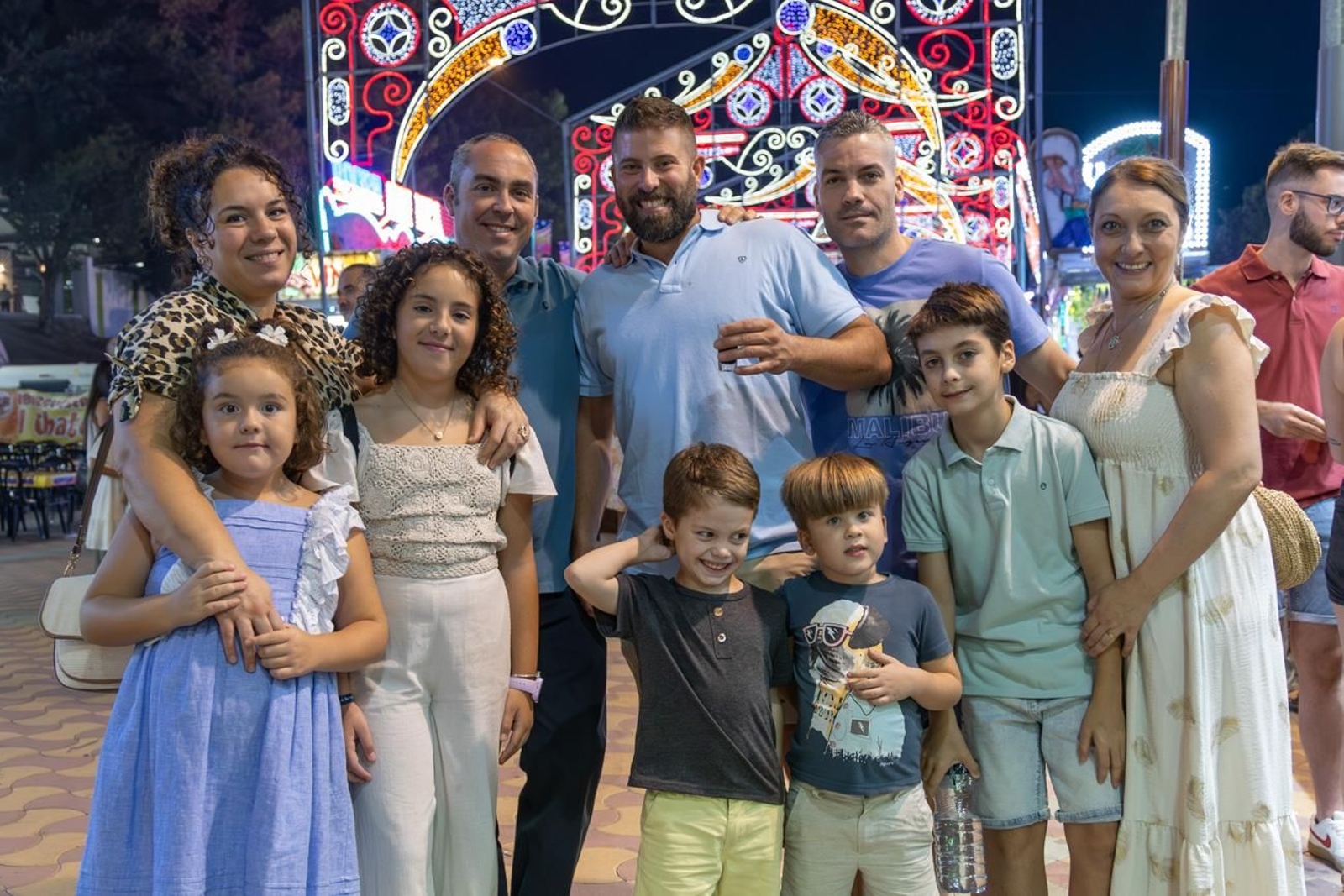 Pasacalles inaugural, fuegos artificiales e iluminación de la portada de feria y del recinto ferial de la Feria de San Bartolomé en Martos
