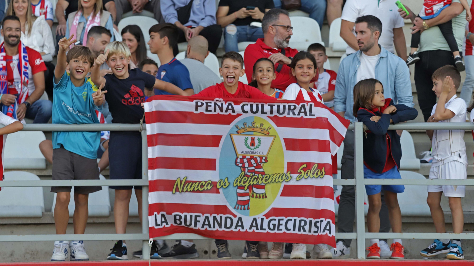 Fotos de la afición en el Nuevo Mirador