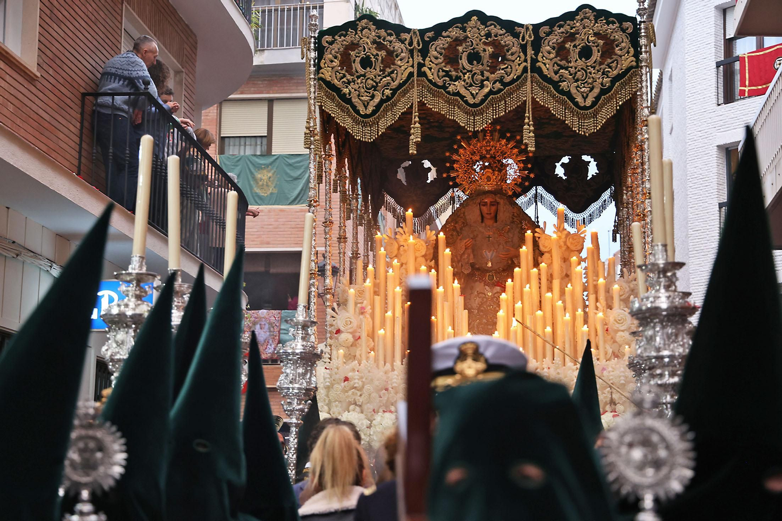 Miércoles Santo: La Hermandad de La Esperanza por las calles de Huelva