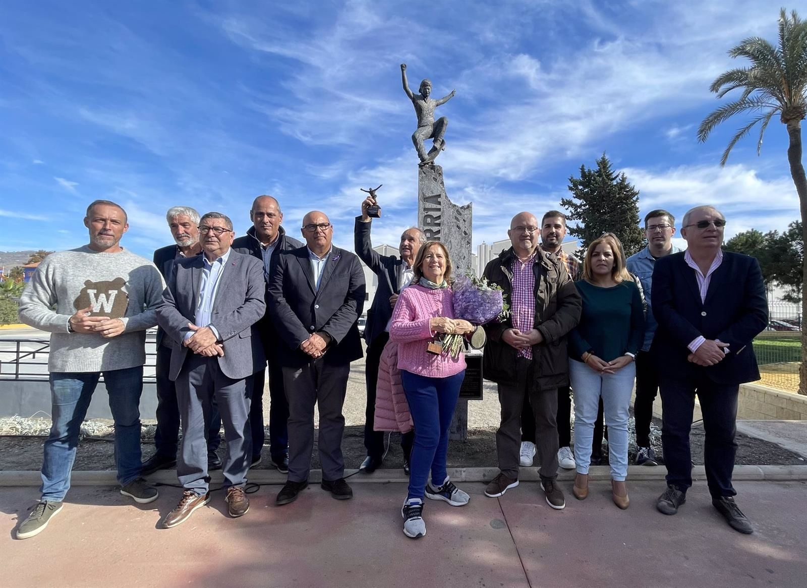 Inauguración del skate park de Torre del Mar bajo el nombre de Ignacio Echeverría, a quien se ha dedicado un monolito.