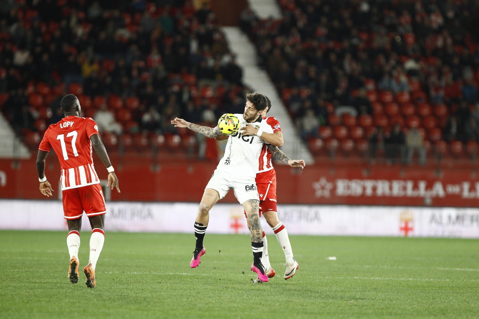 Las fotos del partido de fútbol U.D. Almería-Real Burgos