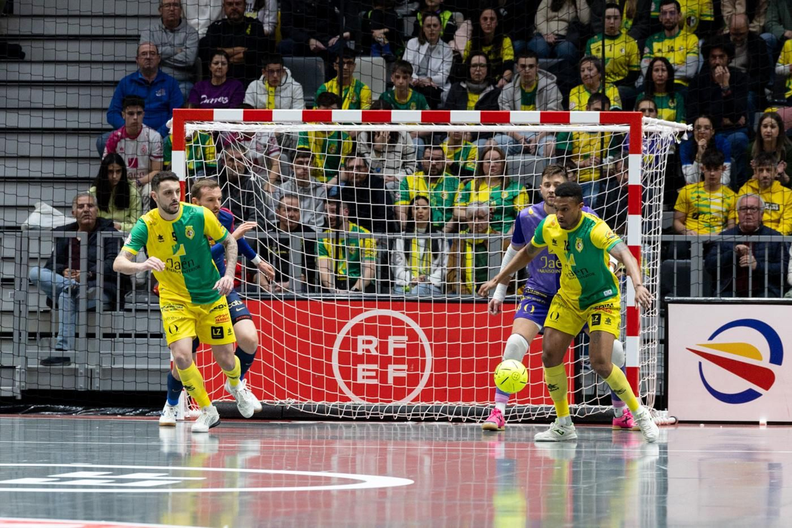 El éxtasis de la victoria copera del Jaén Paraíso Interior FS sobre el Barça, en imágenes