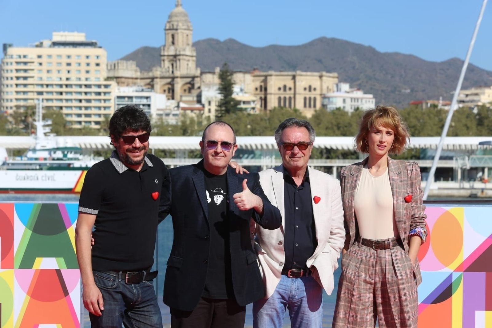 Santi Amodeo y sus actores, este jueves, en Málaga.