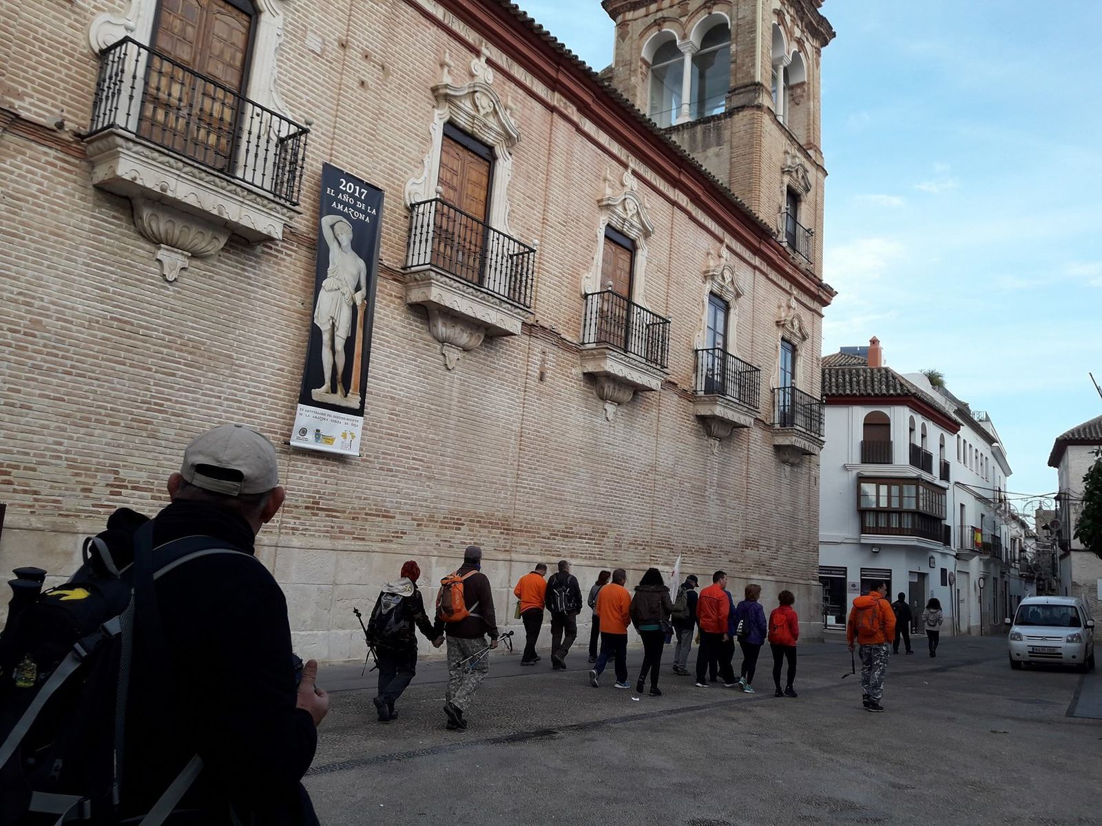 Miembros de la asociación Villae Naevae tras señalizar con GPS la ruta.