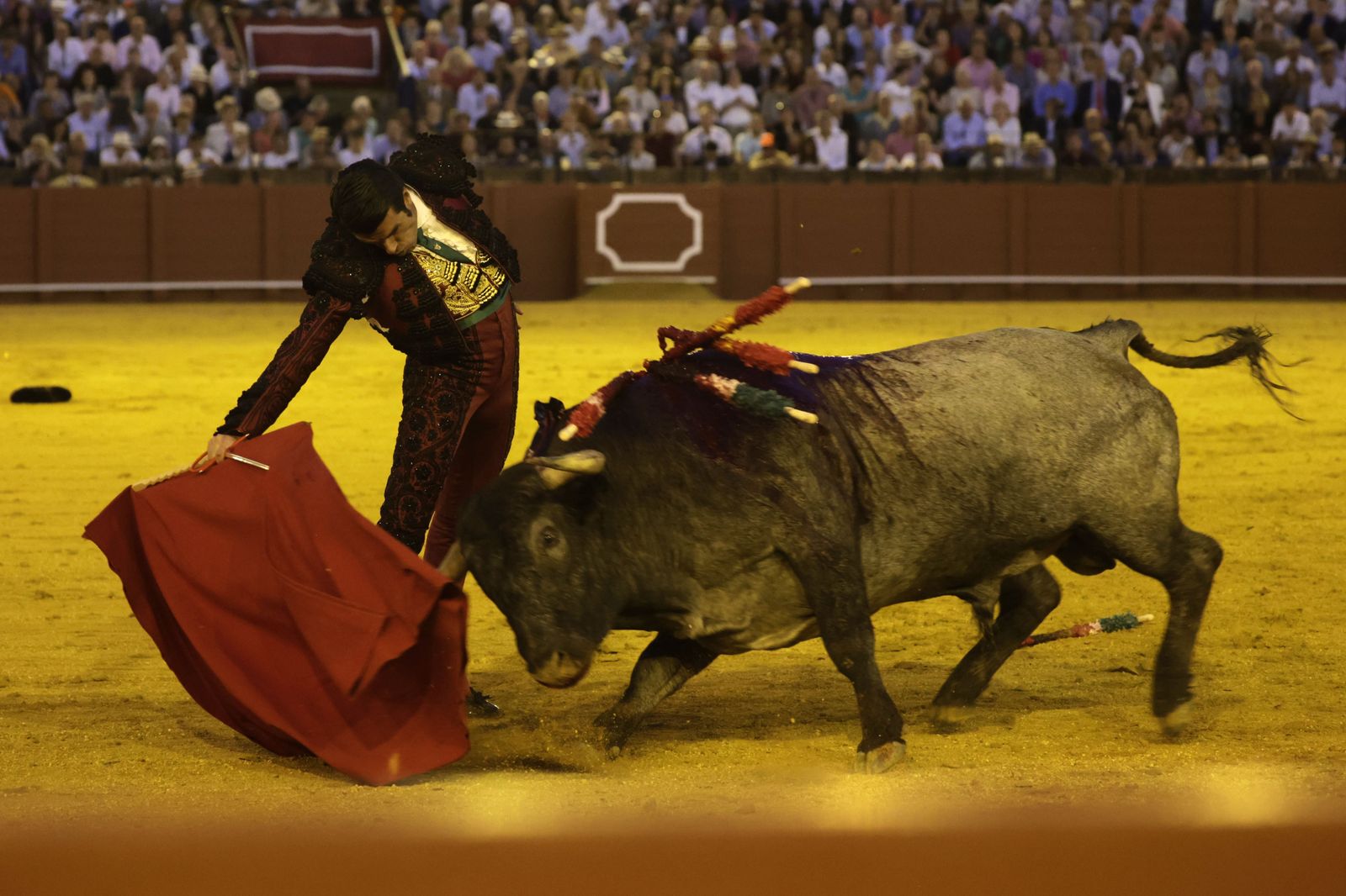 Las imágenes de la corrida de los Victorinos en la Maestranza de Sevilla