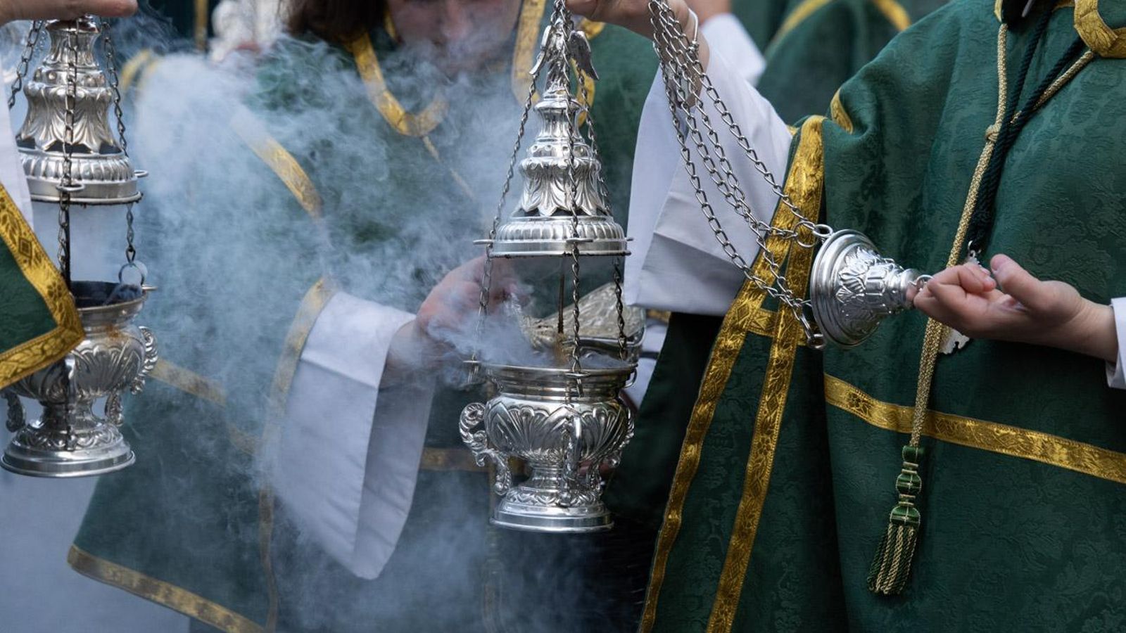 Incienso en la cofradía del Gran Poder.