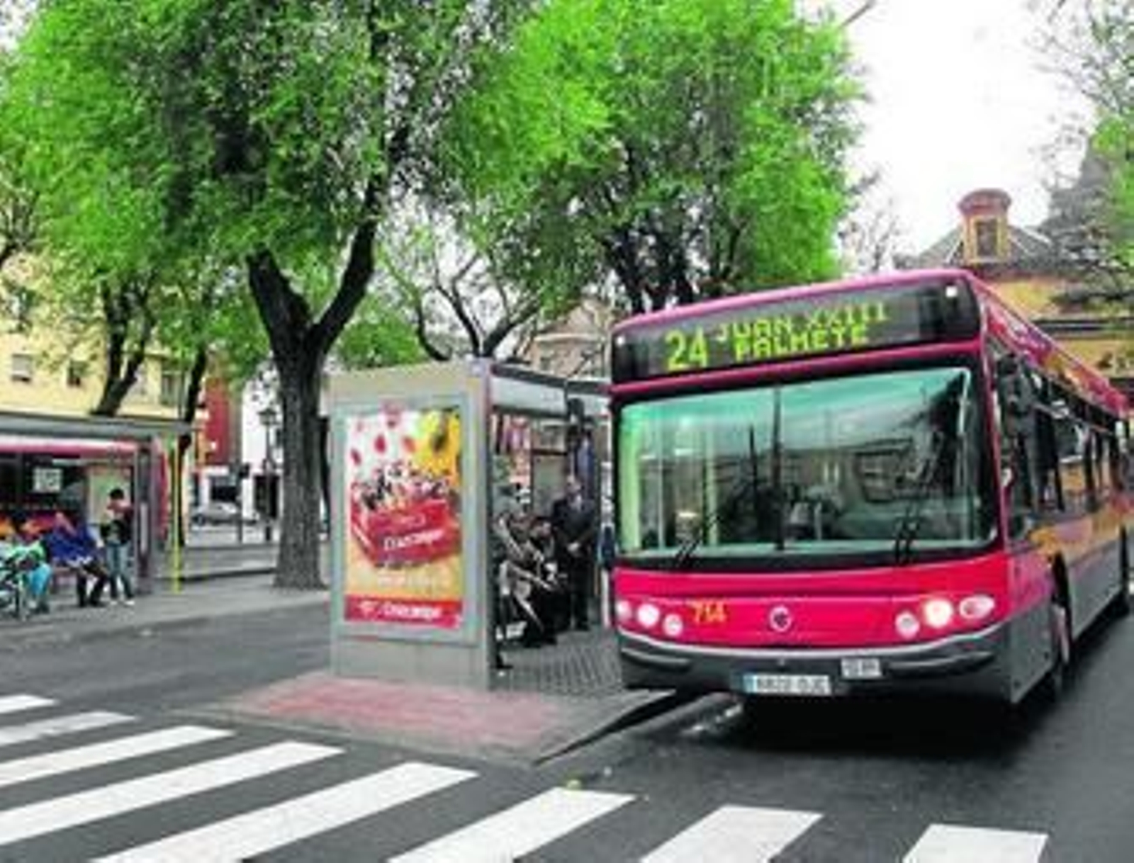 Tussam rechaza subir unos salarios que van desde 35.000 a 45.000 euros al año