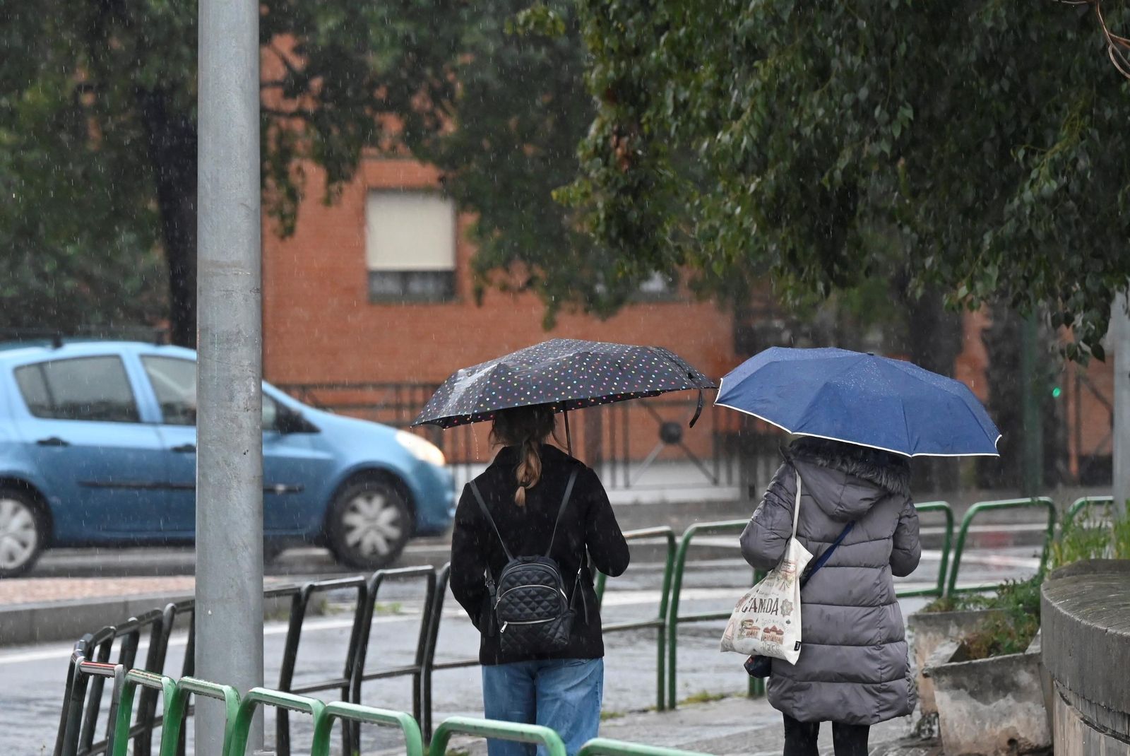 Las imágenes del Día de Andalucía pasado por agua en Córdoba