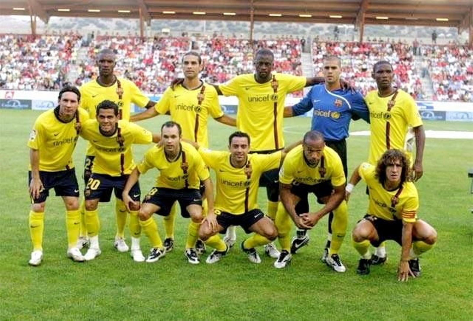 Formación del Barcelona en la campaña 2008-2009, la última en la que tropezó en sus dos primeros partidos de Liga.