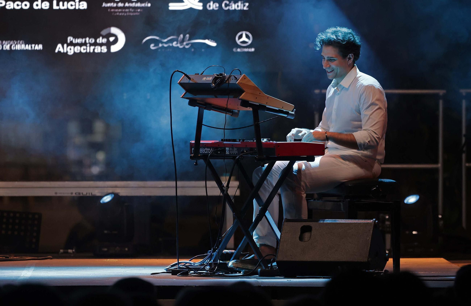 Fotos de la tercera sesión del XI Encuentro Internacional de Guitarra Paco de Lucía en Algeciras: Joni Jiménez y Antonio Canales