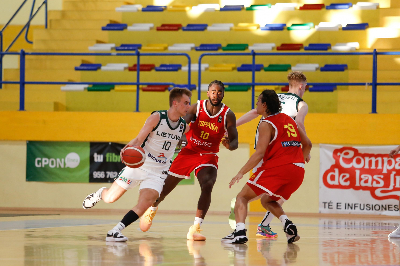 Las fotos de la segunda jornada del torneo Internacional U20 de baloncesto de La Línea