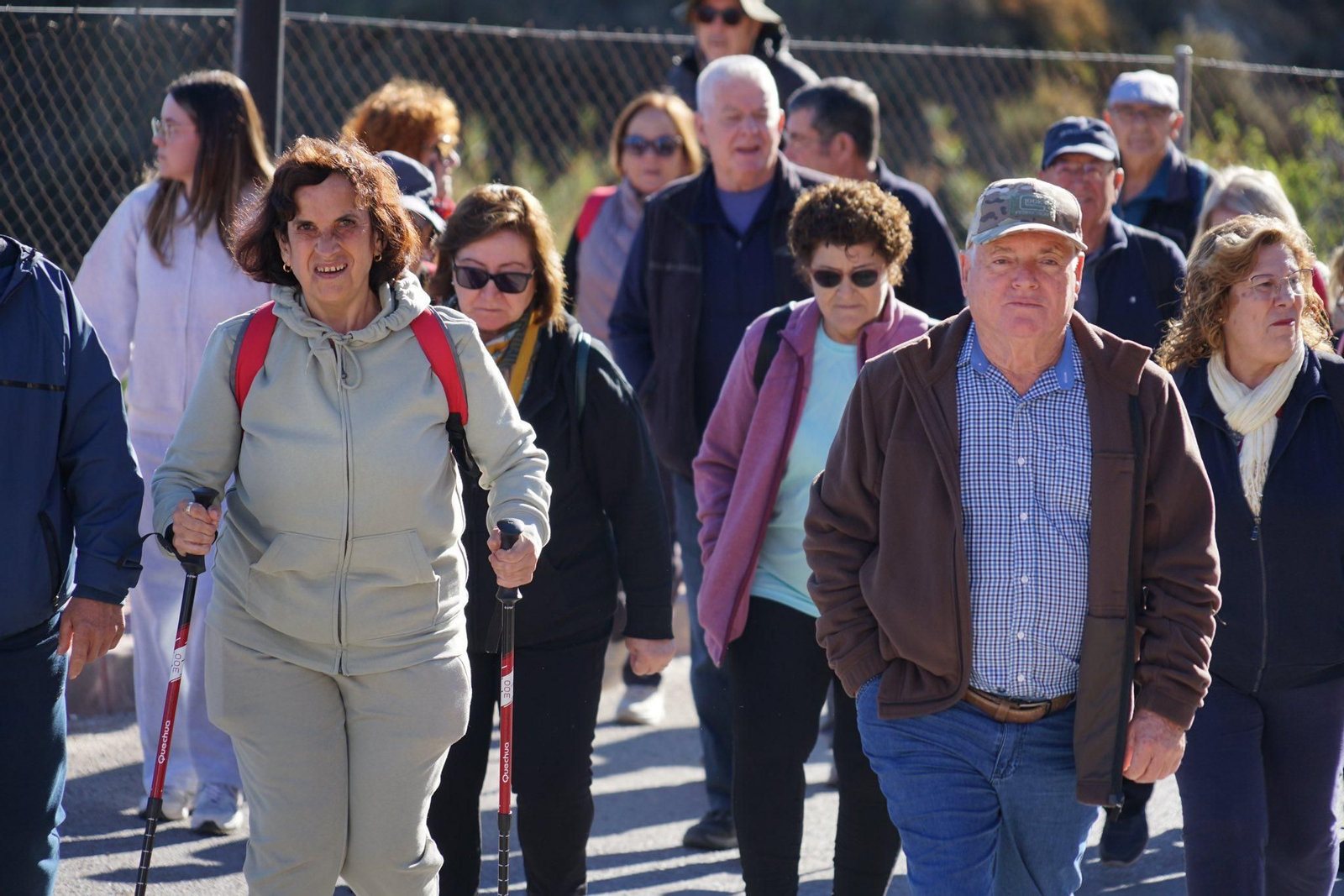 Un centenar de mayores de Vícar recorren la Alpujarra durante su olimpiada