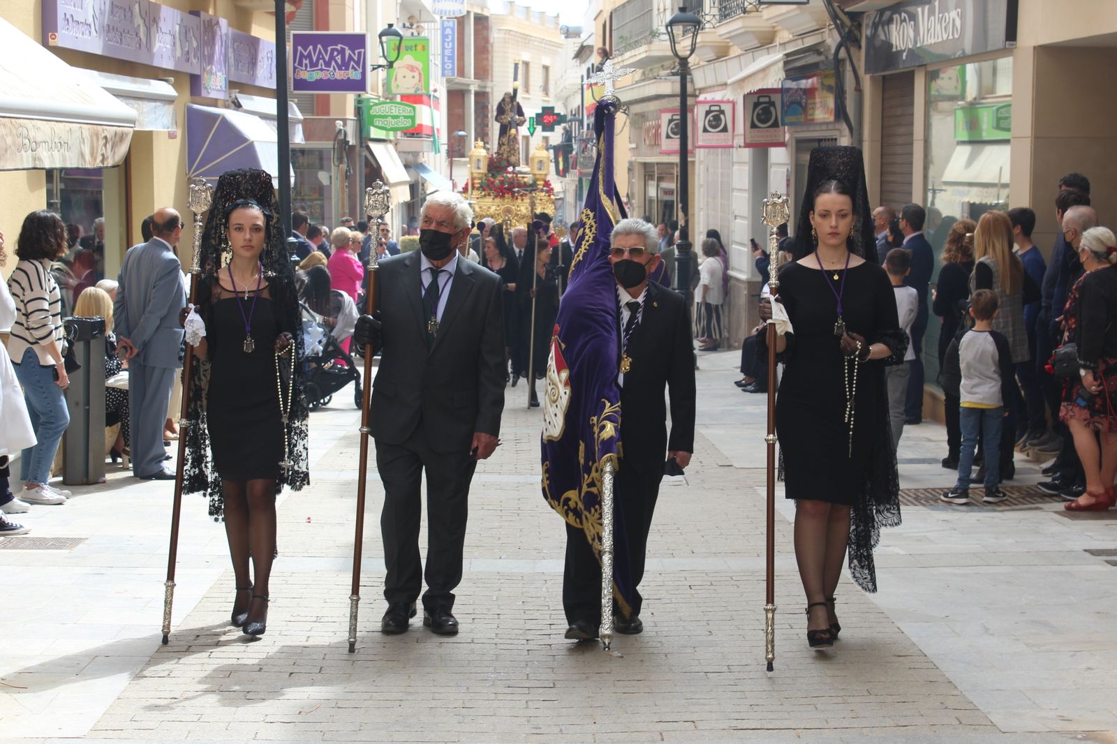 Procesión de la Hermandad de Jesús en Vera, en imágenes