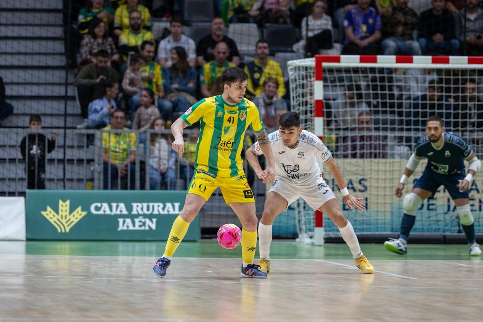 Jaén Paraíso Interior FS  4-3 Family Cash Alzira