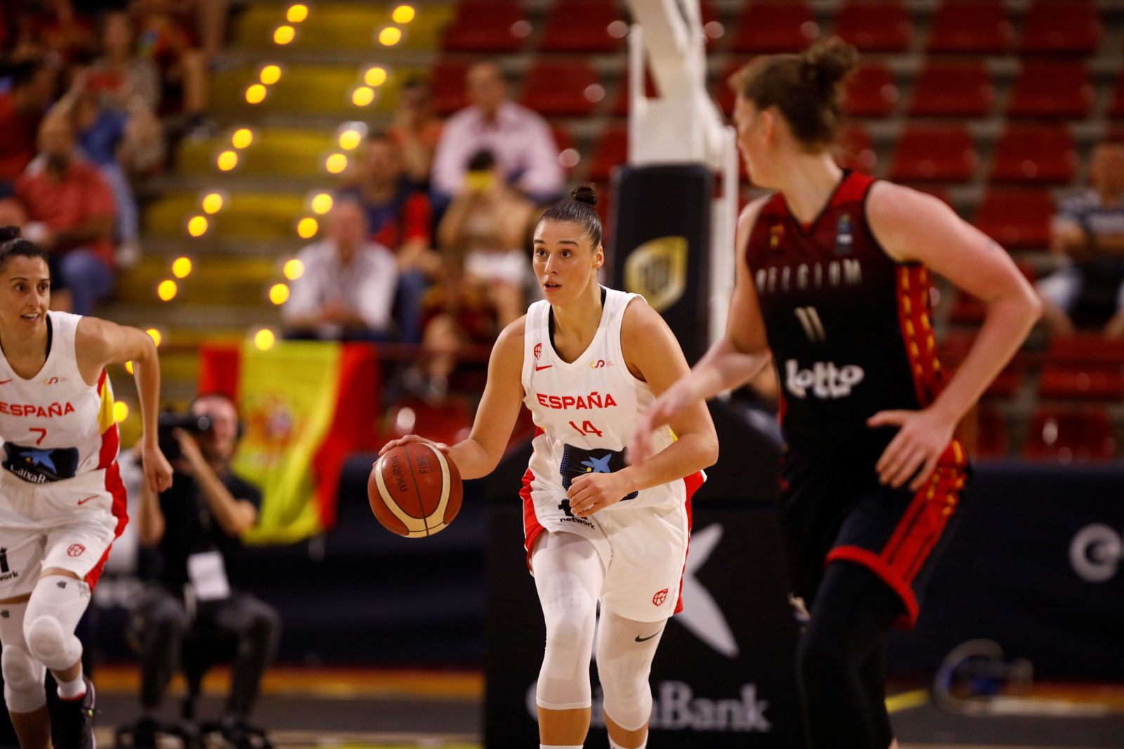 Las mejores fotos de la victoria de la selección española femenina de baloncesto ante Bélgica, en Córdoba