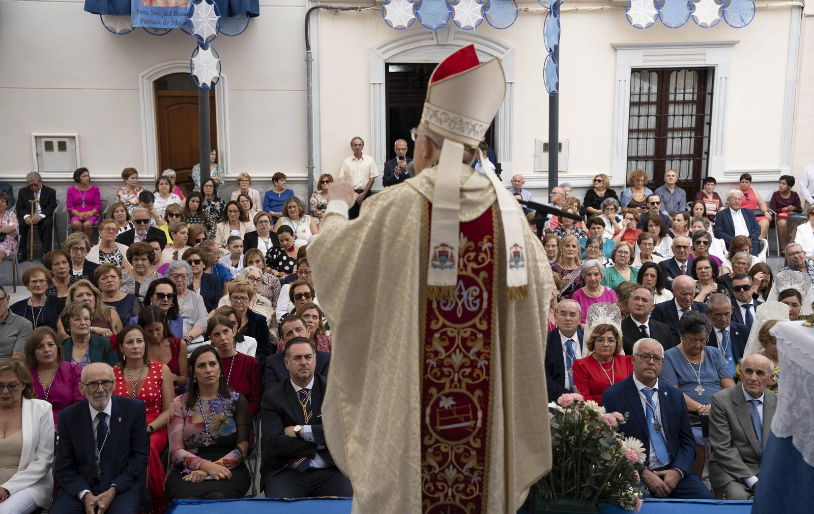 Las imágenes de la misa y procesión en Macael por las fiestas en honor a Nuestra Señora del Rosario