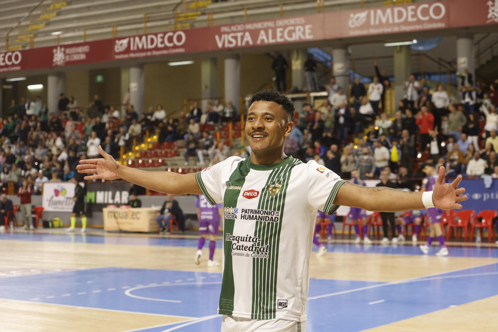 Las mejores fotos del ambiente en Vista Alegre para el Córdoba Futsal - Palma.