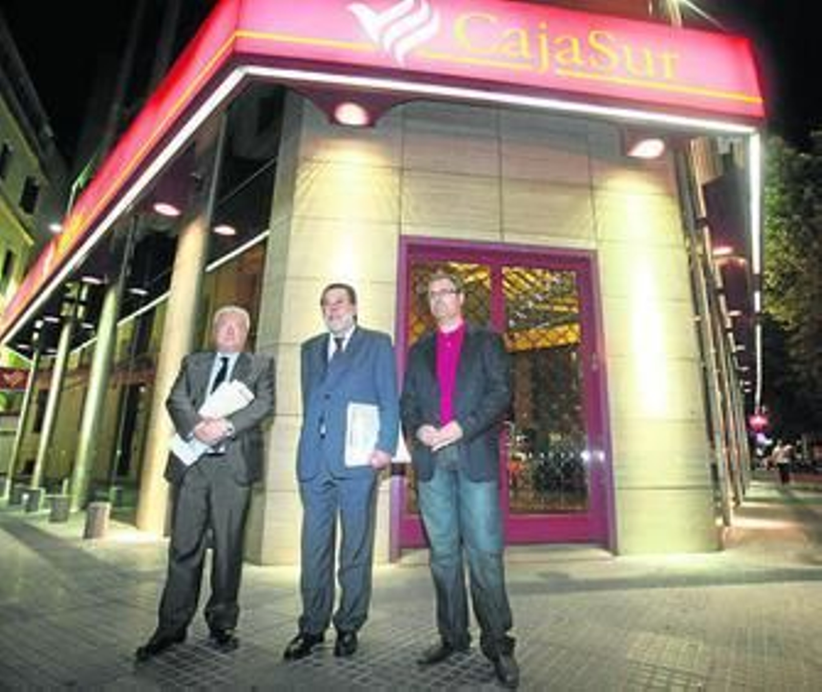 Juan Ojeda, Salvador Blanco y Juan Pablo Durán, la noche en la que Cajasur votó ser intervenida.