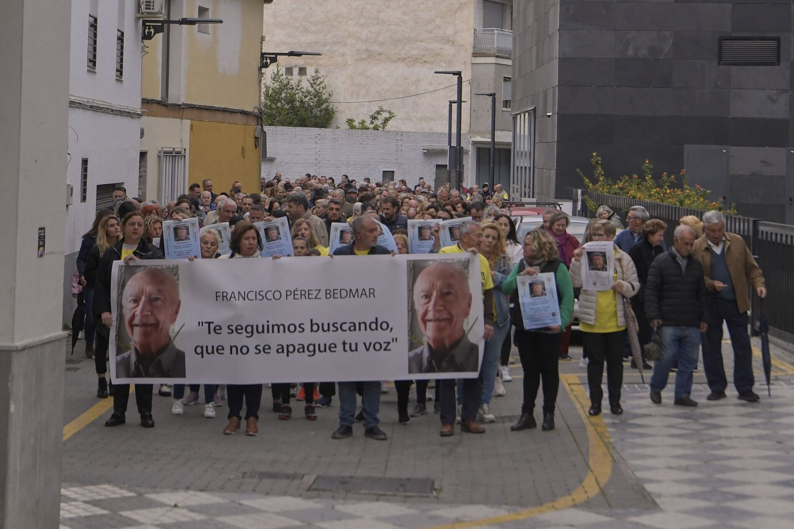 Fotos: Así ha sido la marcha por el mayor desaparecido en la costa de Granada