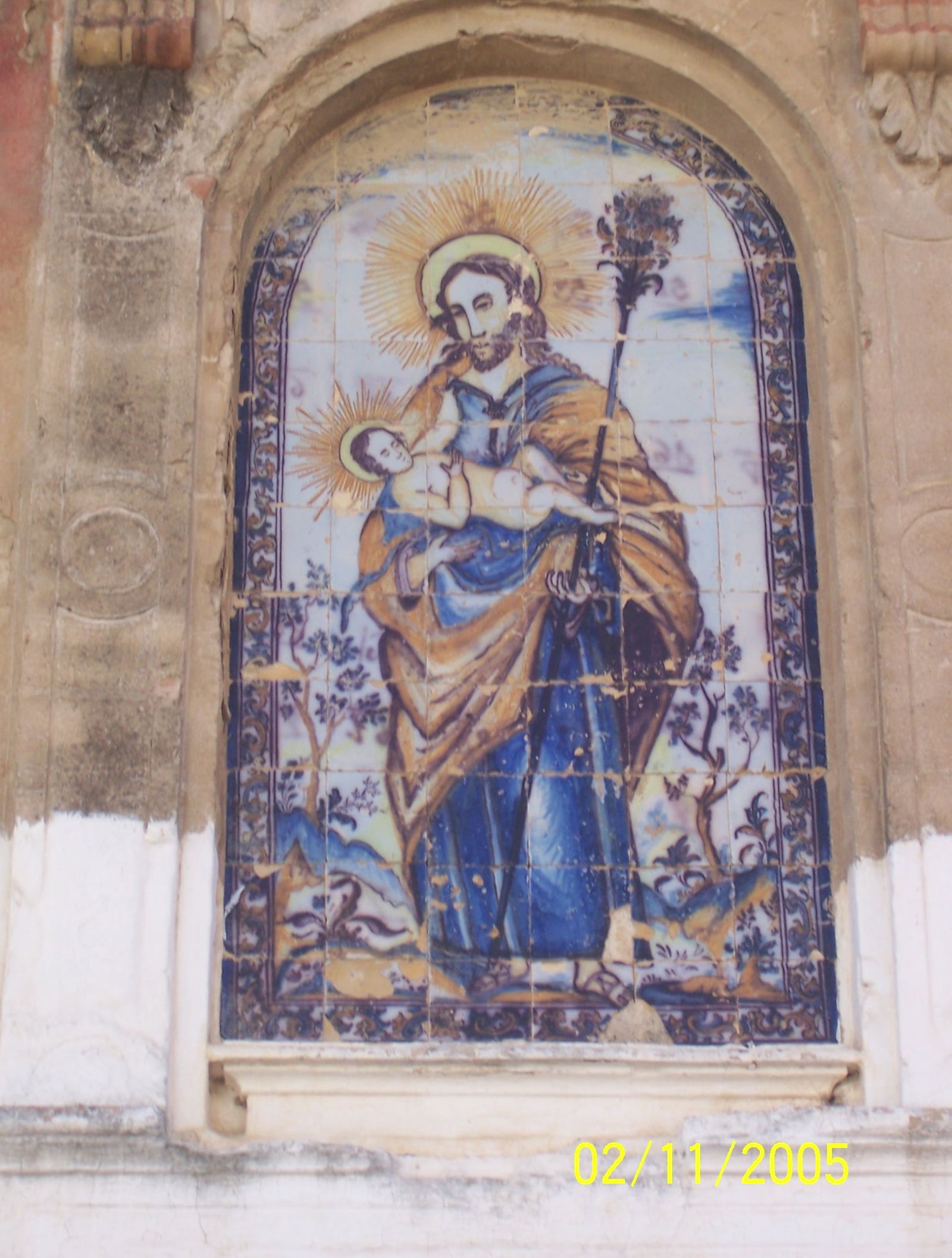 Retablo cerámico en el molino.