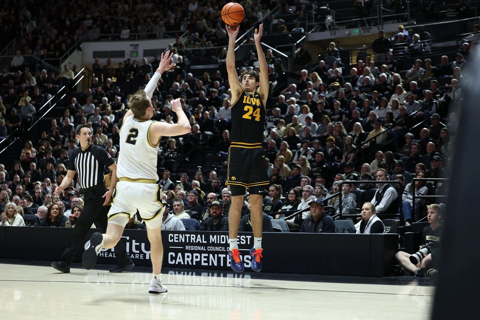 NCAA: Álvaro Folgueiras, 4 puntos y un buen mate en la derrota de Iowa