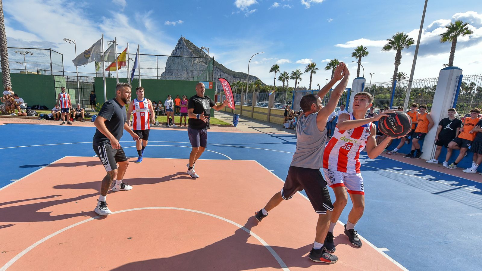 Las fotos del III torneo de baloncesto 3x3 de La Línea